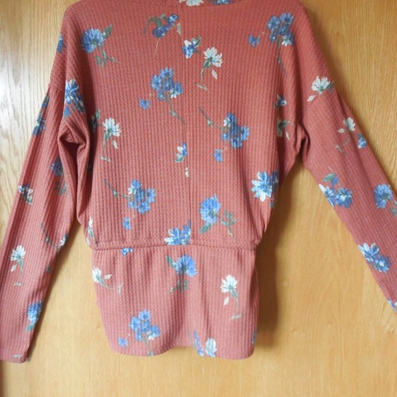 Maurices Waffle Knit L/S Top Size M - Picture 5 of 9